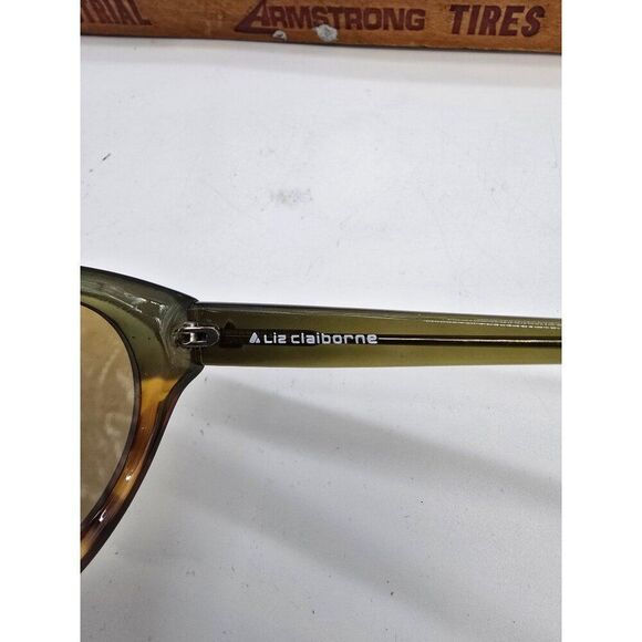 Liz Claiborne Womens Tortoiseshell & Green Gradient Sunglasses - Picture 3 of 7